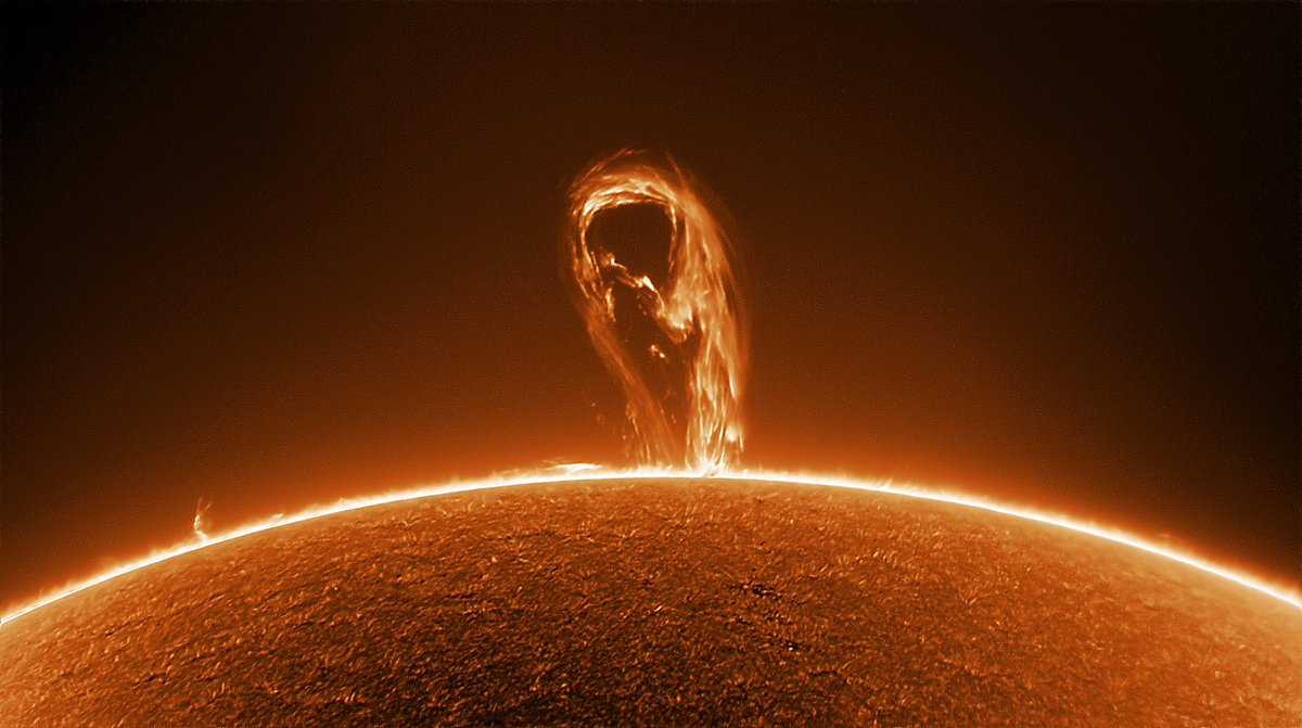 The surprise at first glance 2025-08-05 7.05 UT 4"/f-11+ Reducer Sundancer 2 Asi 678m 10sec (5,5 ms Gain 5)