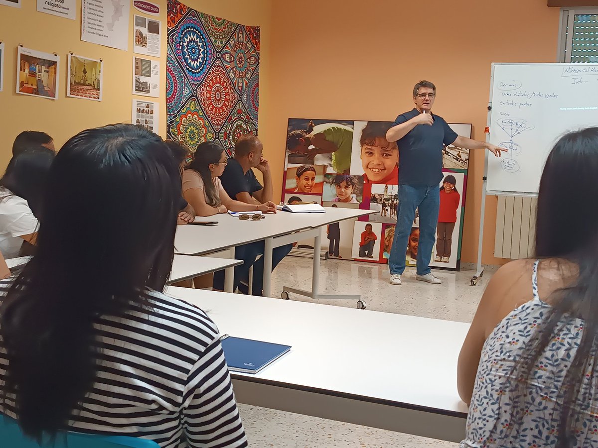 Red Incola (@redincola) on Twitter photo Hoy en el curso de esfuerzos de integración hemos hablado de #DerechosHumanos y #ciudadaniaglobal. Hemos tenido la suerte de contar con <a href="/CEntrambasaguas/">CarlosEntrambasaguas 🇺🇦</a>, profesor de <a href="/csjva/">Colegio San José (Valladolid)</a> y <a href="/educsi/">Educación Jesuitas</a>. Hoy en el curso de esfuerzos de integración hemos hablado de #DerechosHumanos y #ciudadaniaglobal. Hemos tenido la suerte de contar con <a href="/CEntrambasaguas/">CarlosEntrambasaguas 🇺🇦</a>, profesor de <a href="/csjva/">Colegio San José (Valladolid)</a> y <a href="/educsi/">Educación Jesuitas</a>.