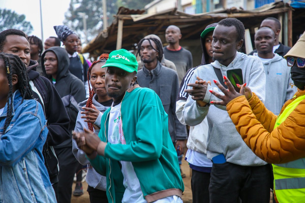 Day 2 of the M-PESA Sokoni Festival in Kiambu was full of excitement! Customers had their shot at winning through the Money or the Box challenge—walking away with gifts, surprises, and joy.
#MPESASokoni