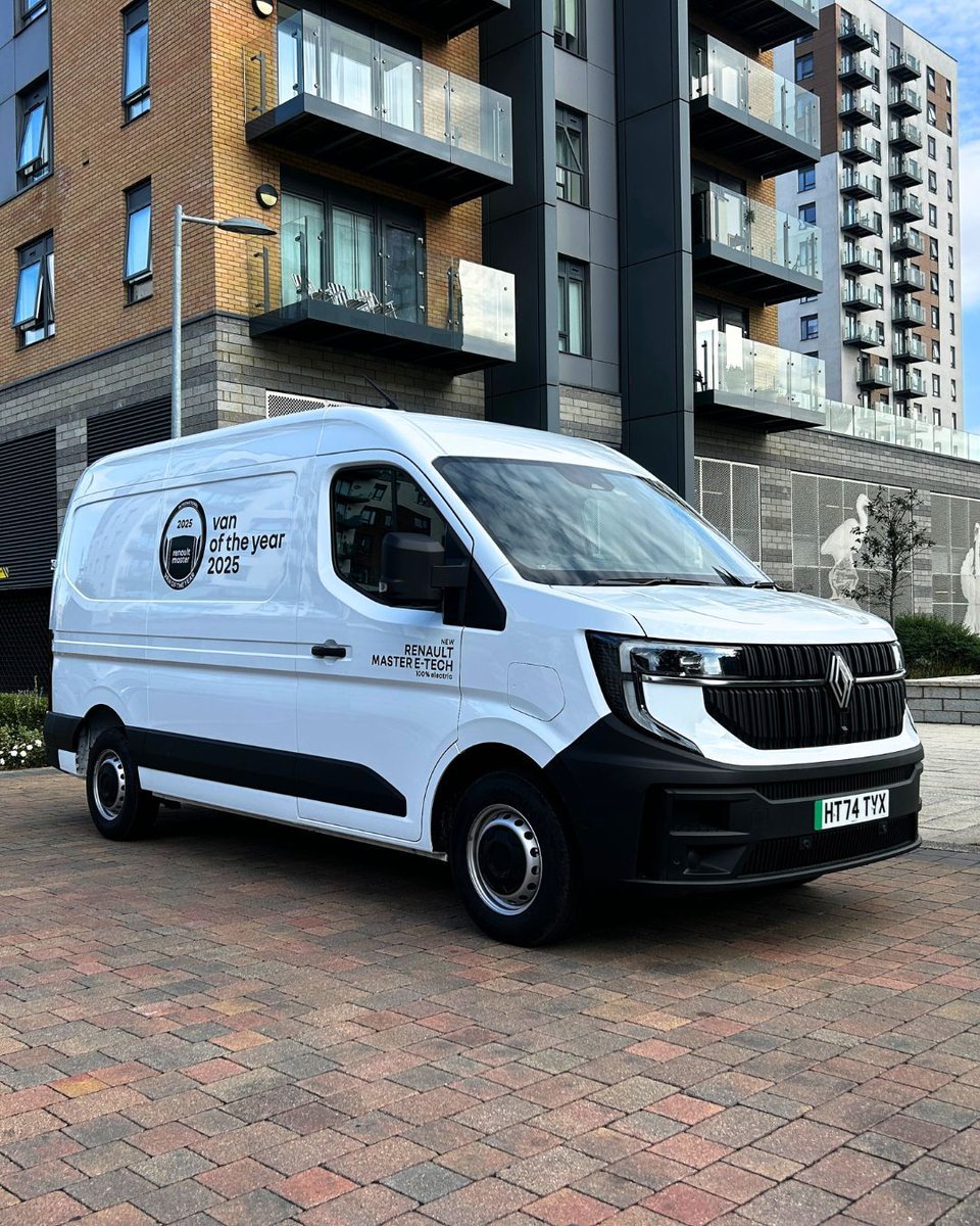 EVisionEVs's tweet photo. Another week, another van on demo!
This time we've been trialling the Renault Master electric van, and it's definitely got a 10/10 from us. From it's extensive cargo space, comfy seats and additional under seat storage, who wouldn't love it?
#electricvan #renault #renaultmaster https://t.co/ej6pzP912J