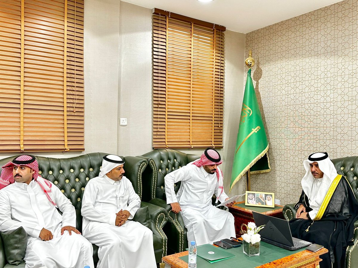 #زيارة
 استقبل سعادة محافظ قلوة أ.علي بن أحمد الشهري صباح اليوم في مكتبه سعادة 
#رئيس_مجلس_ادارة جمعية البر الخيرية بمحافظة قلوة
 أ.عليان الخريصي والمدير التنفيذي محمد أبو القرون ومسوؤل تنمية الموارد عبدالرحمن موسى العلوي وتسلم سعادة المحافظ التقرير النصف السنوي للجمعية