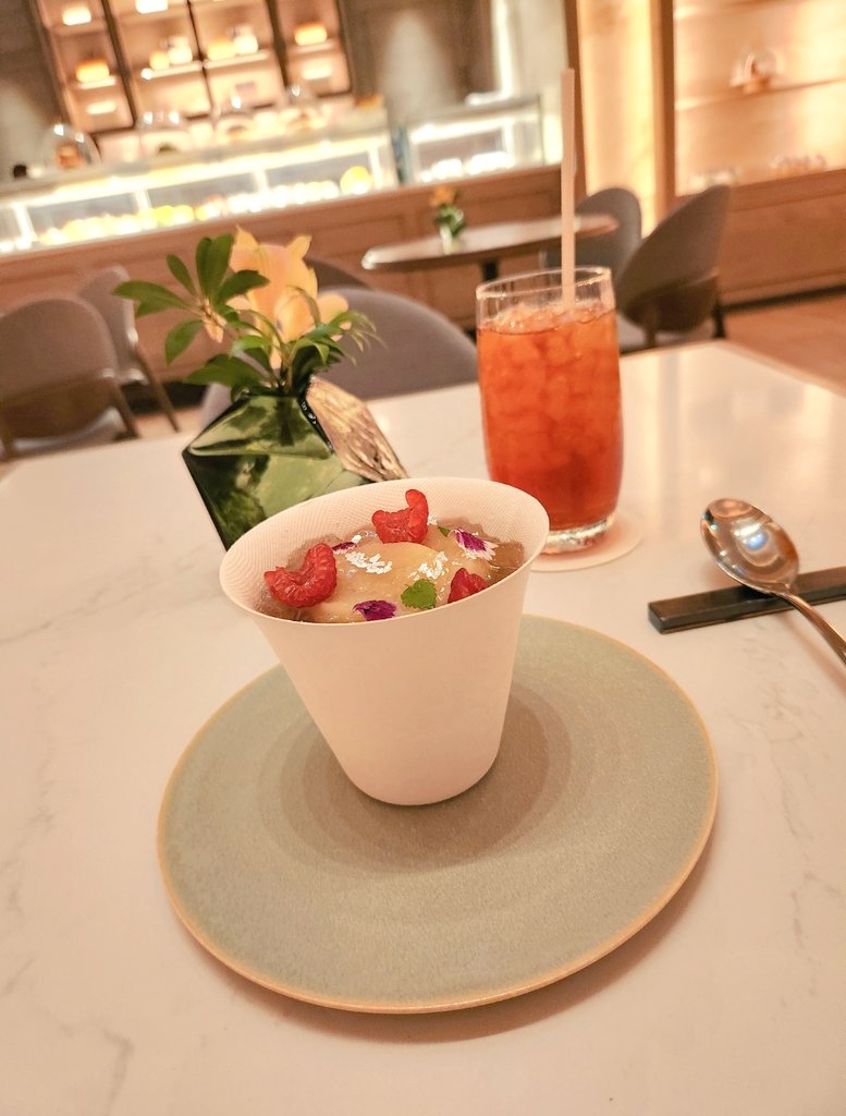夏スク2日目
お昼はファカルティで、かいどんさんたちとお食事🍽️
疲れたので本日もカフェに寄って帰宅しました
明日もがんばりますー✨