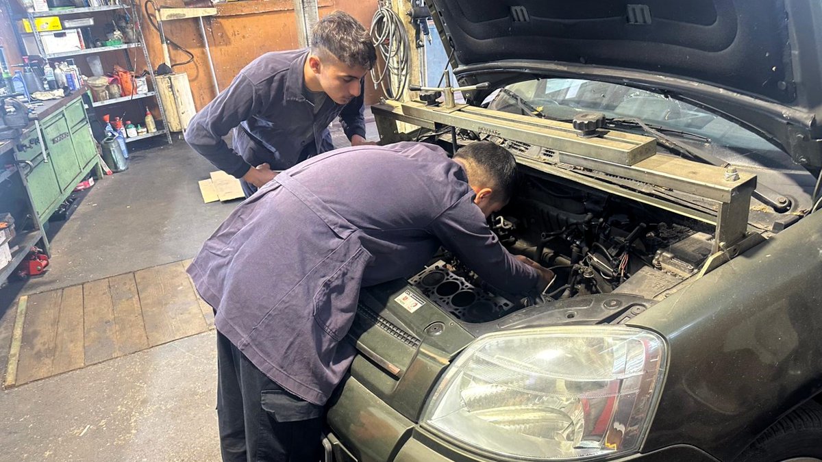 İl Milli Eğitim Müdürlüğümüz koordinatörlüğünde yürütülen Erasmus+KA121-VET Okul Eğitiminde Akreditasyon Projesi kapsamında konsorsiyum üyesi okullarımızdan Kadirli Şehit Kaan Çalin Mesleki ve Teknik Anadolu Lisesi Motorlu Araçlar Teknolojisi alanından 6 öğrencimiz, alan