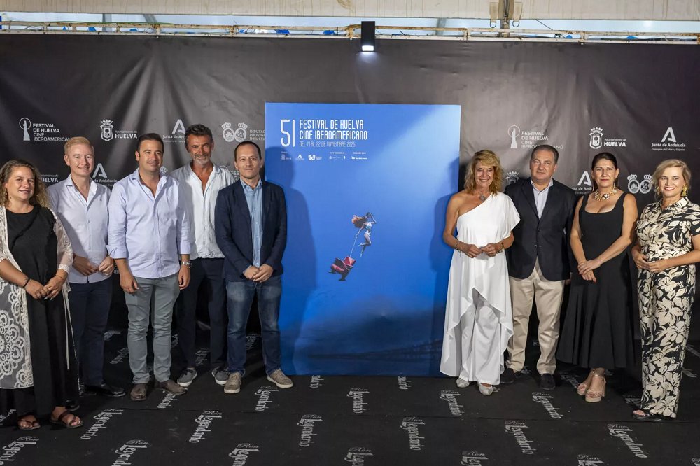 Revista RUBIK (@revistarubik) on Twitter photo El <a href="/Festicinehuelva/">Festival de Huelva. Cine Iberoamericano</a> desvela el cartel de su 51 edición.
Simboliza el mar como conexión entre culturas iberoamericanas y celebra el papel del cine como puente entre orillas: rubik-audiovisual.com/el-festival-de… El <a href="/Festicinehuelva/">Festival de Huelva. Cine Iberoamericano</a> desvela el cartel de su 51 edición.
Simboliza el mar como conexión entre culturas iberoamericanas y celebra el papel del cine como puente entre orillas: rubik-audiovisual.com/el-festival-de…