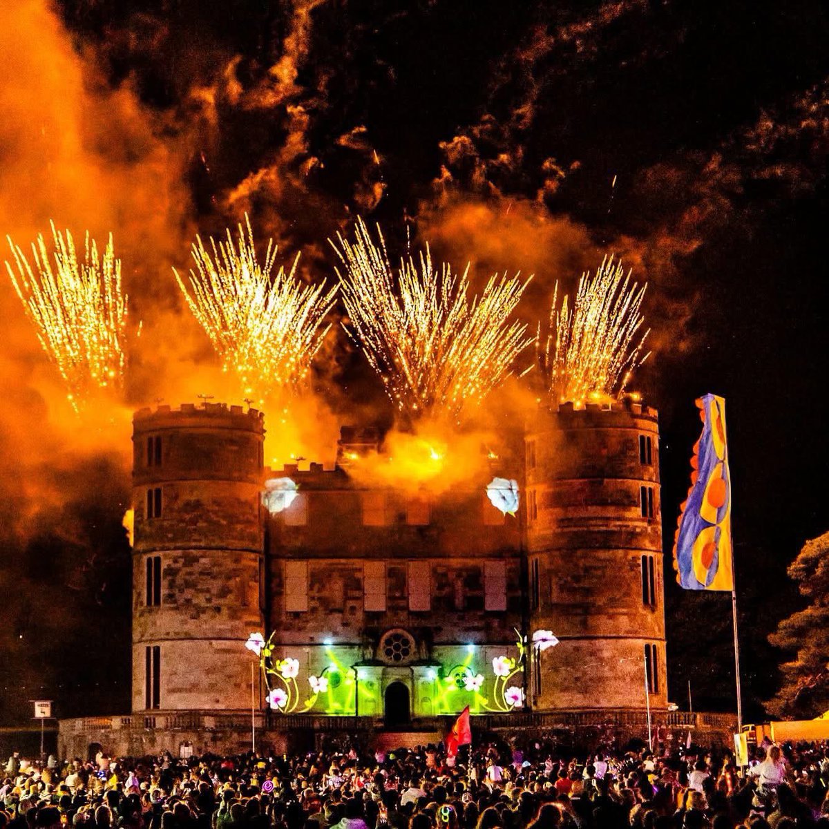 LukeGrinstead's tweet image. Fantastic week operating in Event Control at Camp Bestival. Great atmosphere, incredible artists and full of happy and safe family fun. Outstanding care delivered by an impeccable team of clinicians. The best of the best. Just arrived in Newquay for the next one 😎🌊🏄‍♂️