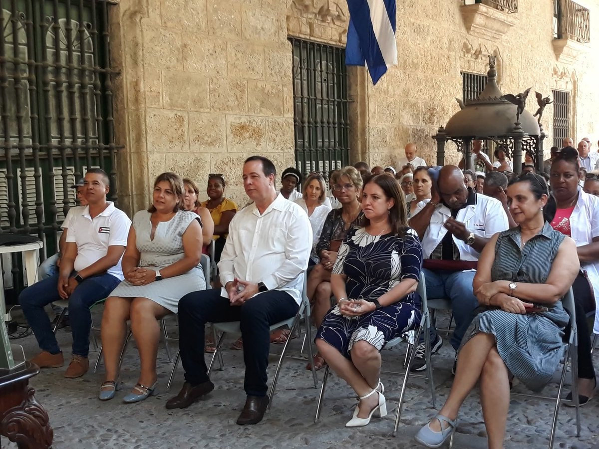 El Contingente “Henry Reeve” creado por #Fidel ha atendido a millones en más de 20 países. Su nombre honra a quien, como ellos, cruzó fronteras por solidaridad: el brigadier Henry Reeve, cuyo diario de campaña se presentó este lunes por primera vez en La Habana.
#CubaSigueFirme