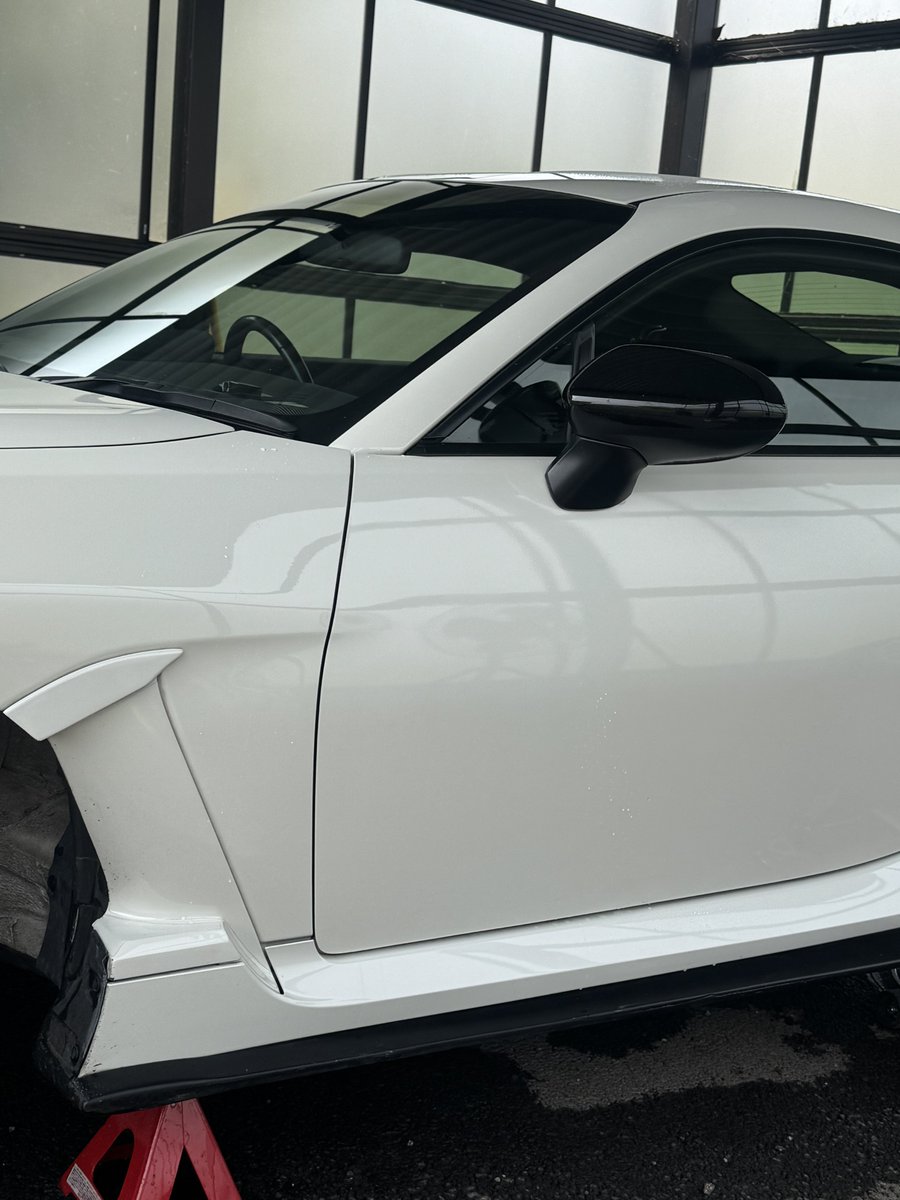 🚗 GR86 ZN8
🎨 パールホワイト

下地処理手洗い洗車
6ヶ月耐久ポリマーコーティング
超撥水ウィンドーコーティング

参考金額 ¥15,500~ (25年8月現在)