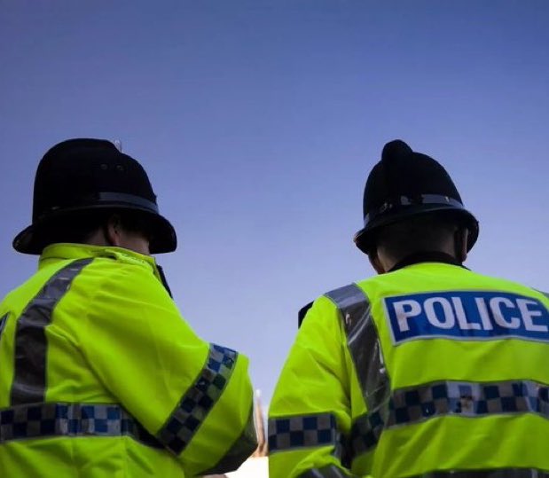 [🚨] NEW: Liverpool youngster Michael Laffey was arrested following his debut last night.

The player was out celebrating listening to tunes at full blast while speeding 70 mph over the limit.