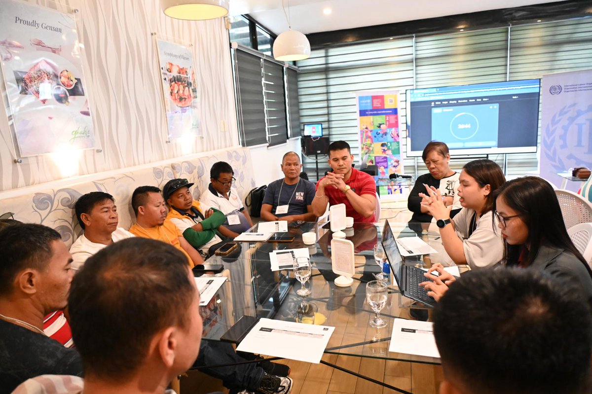 Joint SDG Fund 🇺🇳 (@jointsdgfund) on Twitter photo 🇵🇭 Across Luzon, Visayas & Mindanao, stakeholders are shaping a roadmap for decent work!
With <a href="/JointSDGFund/">Joint SDG Fund 🇺🇳</a> support, <a href="/UNPhilippines/">UN Philippines</a>, @ILO, <a href="/UNDP/">UN Development</a> & <a href="/UNICEF/">UNICEF</a> led regional consultations for 🇵🇭’s #GlobalAccelerator on Jobs & #SocialProtection.
Learn more: jointsdgfund.org/article/un-mob… 🇵🇭 Across Luzon, Visayas & Mindanao, stakeholders are shaping a roadmap for decent work!
With <a href="/JointSDGFund/">Joint SDG Fund 🇺🇳</a> support, <a href="/UNPhilippines/">UN Philippines</a>, @ILO, <a href="/UNDP/">UN Development</a> & <a href="/UNICEF/">UNICEF</a> led regional consultations for 🇵🇭’s #GlobalAccelerator on Jobs & #SocialProtection.
Learn more: jointsdgfund.org/article/un-mob…