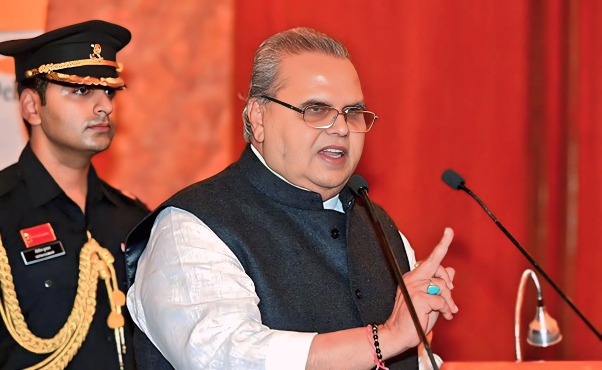 ChetanPatelyuva's tweet image. अत्यंत दुःखद 😢 

पूर्व राज्यपाल चौ सत्यपाल सिंह मलिक जी नहीं रहे. देश ने आज एक निर्भीक, स्पष्टवक्ता और जनप्रिय नेता को खो दिया। उनकी आवाज़ देश के किसानों, मज़दूरों और आम जनता के हक़ में गूंजती रही।

ईश्वर दिवंगत आत्मा को अपने श्रीचरणों में स्थान दें।

ॐ शांति 🙏 
#Satyapalmalik