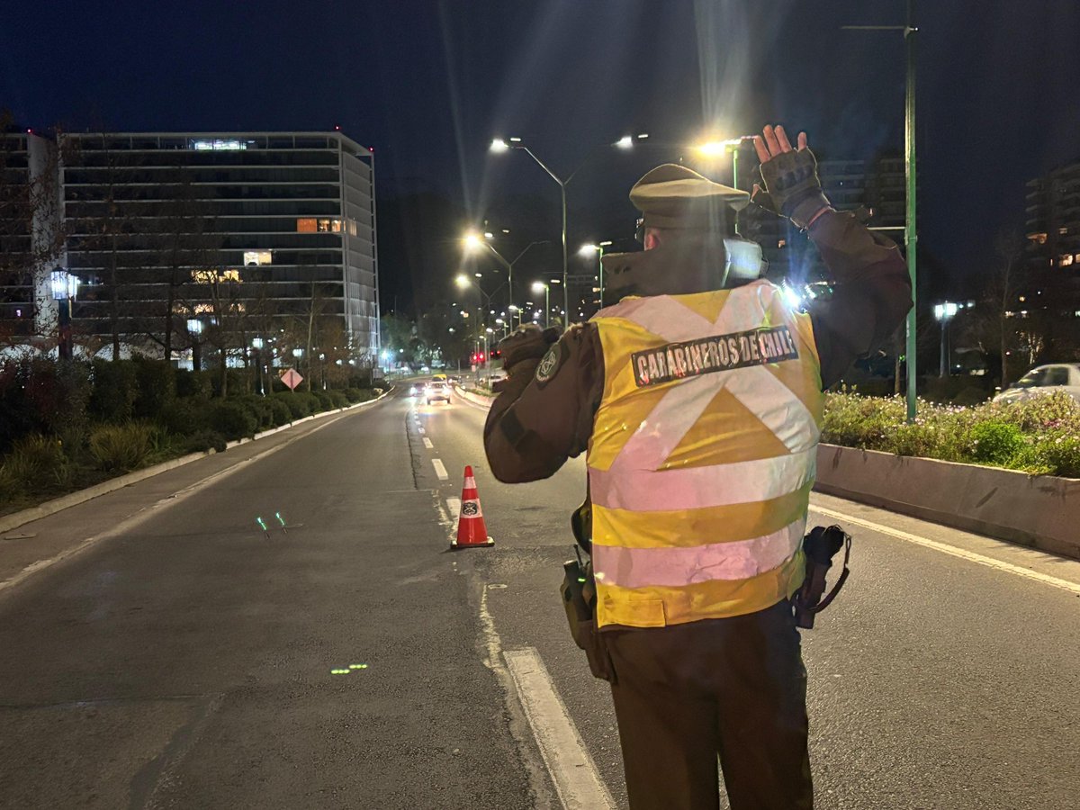 #LoBarnechea: Carabineros de la 53ª Comisaría realiza prevención activa en diferentes puntos de la comuna, con el objetivo de marcar presencia policial y con ello aumentar la sensación de seguridad.
#LaPrevencionEsNuestraEsencia