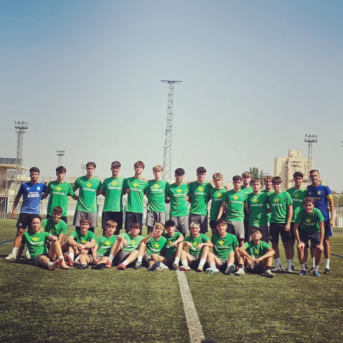 Primer Entrenamiento de Pretemporada para nuestro Juvenil "A" ⚽️🍊

Esta mañana a las 10:00h ha arrancado la temporada 2025-2026 para los chicos de Pedro David Hernán.

Vamos Escuela de Fútbol Albacer 🧡⚽️

<a href="/SomosGlobalcaja/">Globalcaja</a>