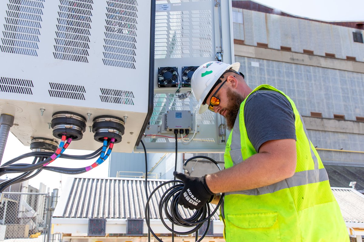 NNSYNews's tweet image. NNSY is working with Verizon to install ten new cell phone towers across the shipyard. Learn more at: dvidshub.net/image/9236245/…

(Photos by NNSY Photographer Shelby West)

#NNSY #USN #ForceBehindTheFleet