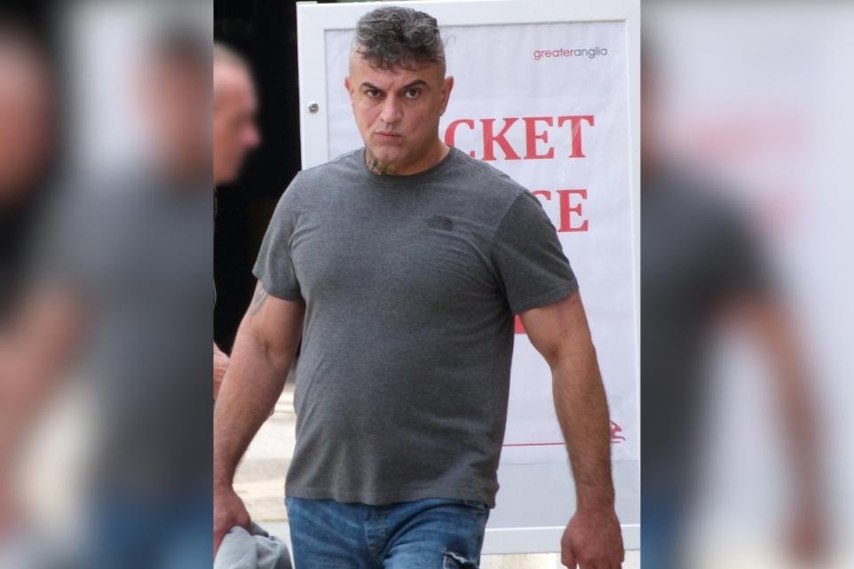 🚨MIGRANT STABBED VICTIM FOUR TIMES AVOIDS PRISON

Iraqi migrant Amar Jabar will AVOID PRISON despite trying to kill someone as Judge Sarah Przybylska says he 'would be better rehabilitated in the community than in prison'

She gave a suspended sentence

WHAT IS GOING ON?🤦