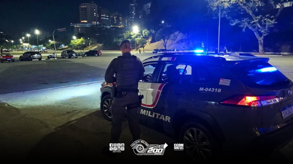 Polícia Militar do Estado de São Paulo (@pmesp) on Twitter photo Procurado pela Justiça é capturado durante patrulhamento na Avenida Pompéia em São Paulo/SP
Confira: x.gd/aUUpA Procurado pela Justiça é capturado durante patrulhamento na Avenida Pompéia em São Paulo/SP
Confira: x.gd/aUUpA