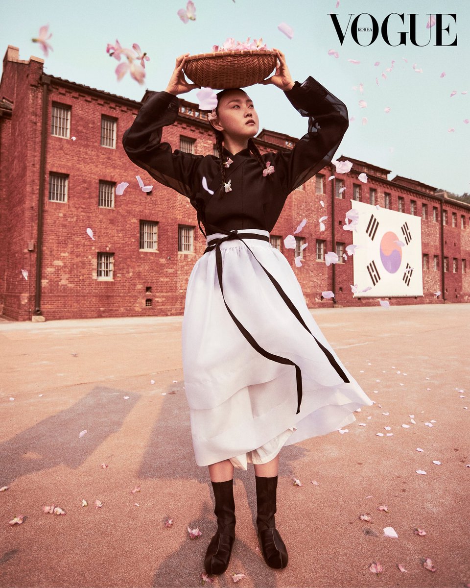 보그 코리아의 광복 80주년 기념 화보에 금의재도 함께 했습니다.🇰🇷🇰🇷🇰🇷🫶
<a href="/VogueKorea/">VOGUE KOREA</a>