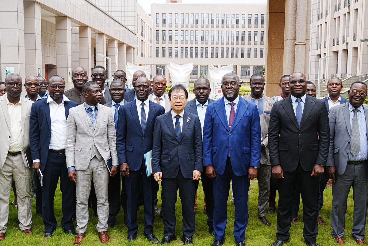 Le 5 août, SEM GOMAKUBO, Ambassadeur du Japon🇯🇵 a procédé à la signature de l’Echange de Notes relatif à l’aide alimentaire « KR » 2025 avec SEM GBEGBENI, Ministre de l’Agriculture, de l’Elevage et du Développement Rural du Togo🇹🇬 🌾🍚  
#TICAD9 
#sécuritéalimentaire