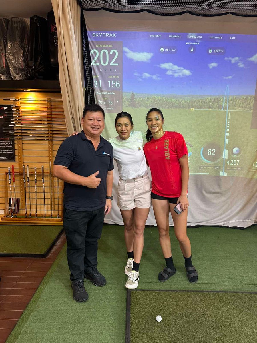 Beadelforlyf's tweet photo. Just another one of their endless golf dates ⛳

#BeadeLeon #AlyssaValdez #BeaLy https://t.co/efNlYpMxqc