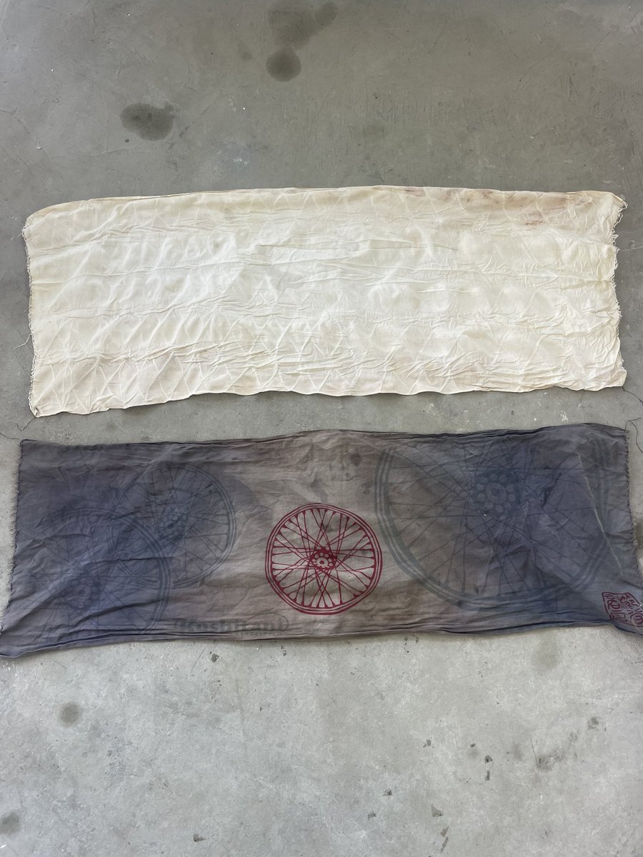 クチナシの実で手拭いを黄色に染めた。
今度はミョウバンも使い色落ちをしない様にしたつもり。
それでも仕上がりは薄っすらと色を残せる程度。
古代の人はクチナシの実で色を残せたのかAIさんに聞いてやる事に差があったな。