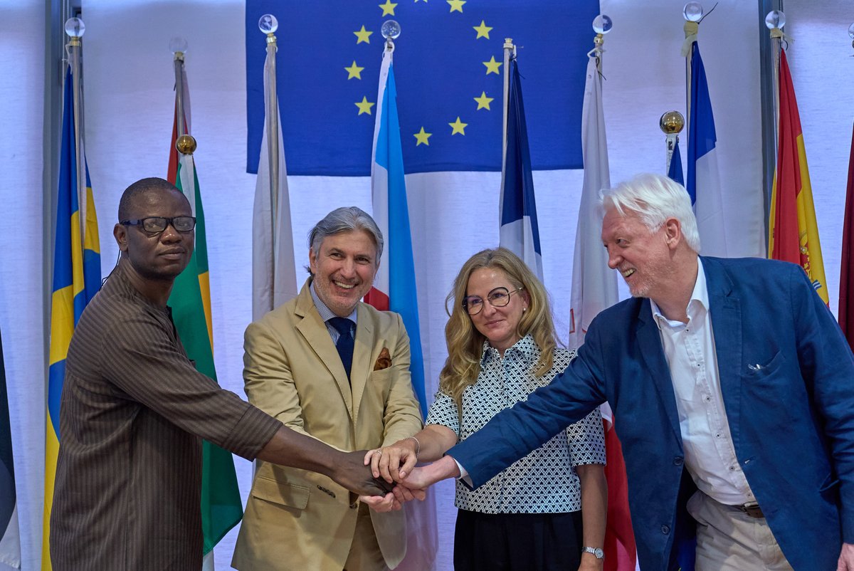 EUinNigeria's tweet photo. Pushing Nigeria’s clean energy future forward. The @GET_invest Nigeria Steering Committee met to drive collaboration, align efforts &amp; mobilise investment. Backed by the EU’s #GlobalGateway, the programme is scaling impact &amp; powering Nigeria’s green transition. #EUinNigeria https://t.co/afbdyLb0sS