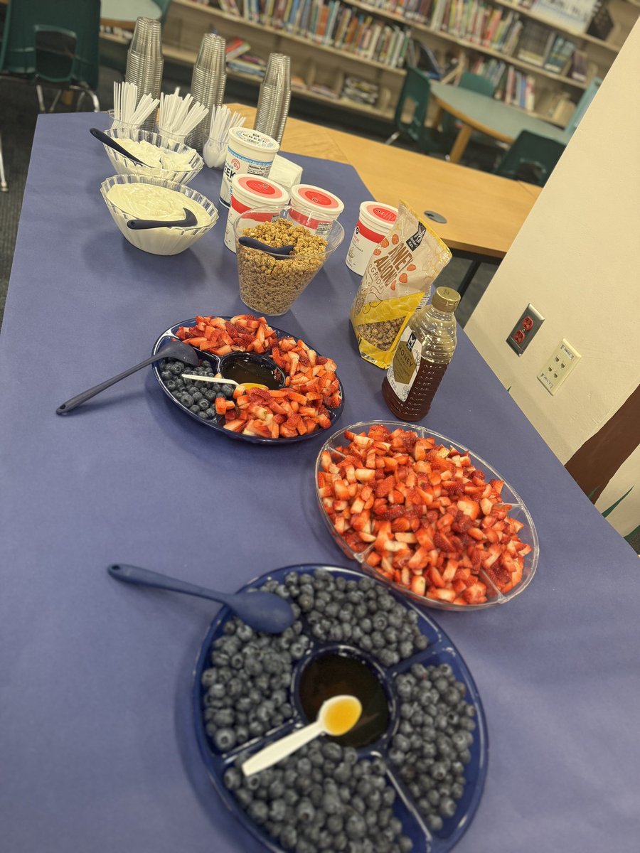 Thank you to the Wellness Program for sponsoring healthy parfaits this morning!