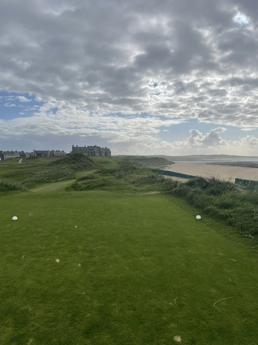 slicerdicer2's tweet image. A 45mph constant wind made for a rough day on the Links @TrumpDoonbeg got a PCC +3 adjustment, but sunny and no rain.  Ate dinner after and now to Ballybunion