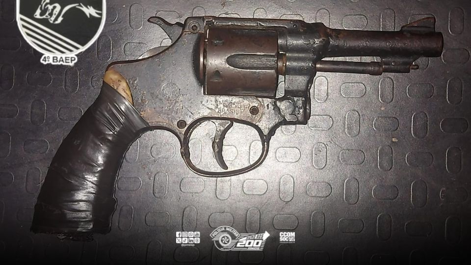 Polícia Militar do Estado de São Paulo (@pmesp) on Twitter photo 4º BAEP apreende arma de fogo com numeração suprimida na zona leste da capital
Confira: x.gd/4fex0 4º BAEP apreende arma de fogo com numeração suprimida na zona leste da capital
Confira: x.gd/4fex0