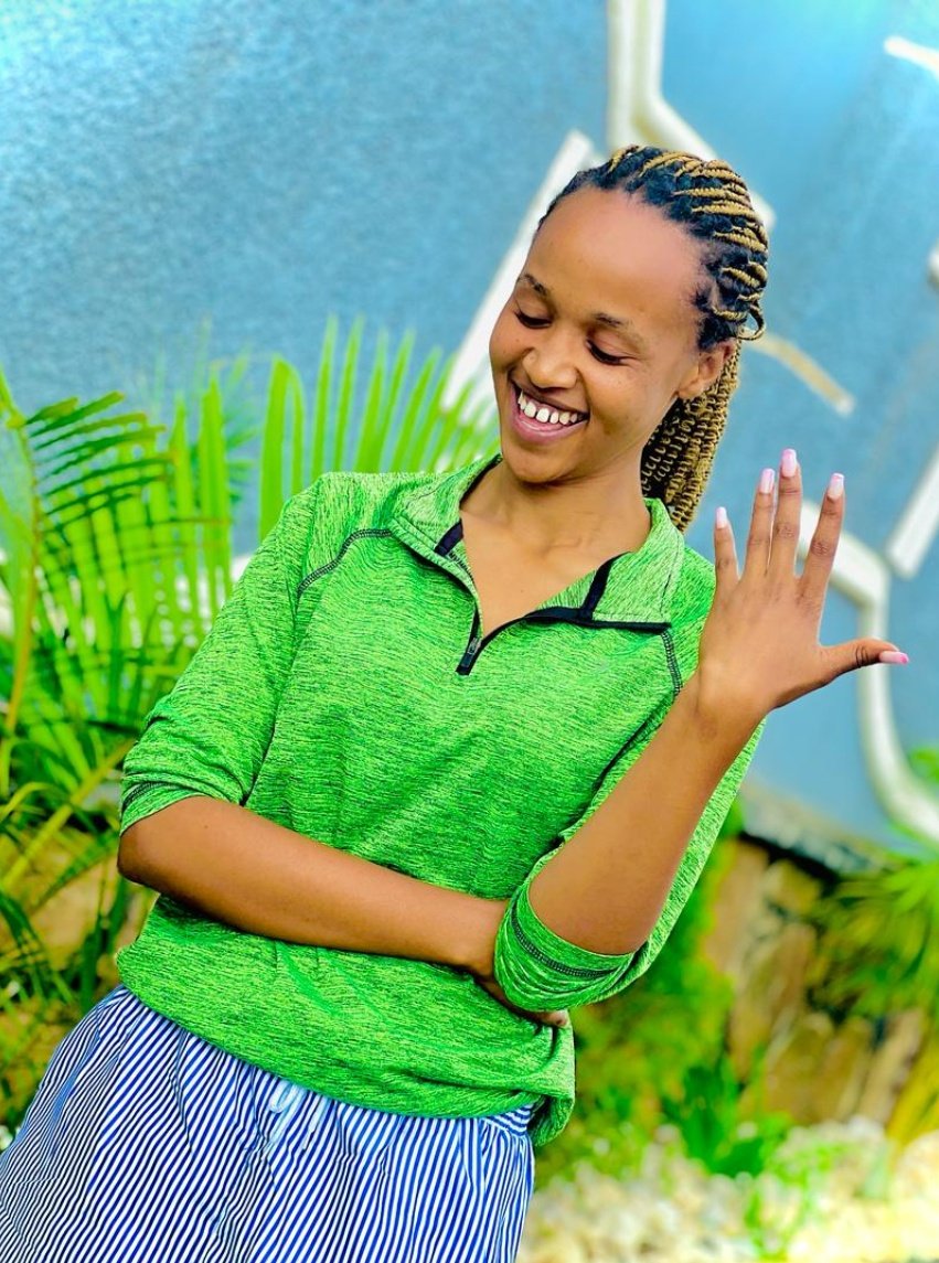 nshuti25's tweet image. Again Happy birthday Vanessa 🎂🥂  akana kankurikira bwa 2.🥰🥰  🥳🥳🥳🥳    yanze ko mu #Tagging  😎🤓