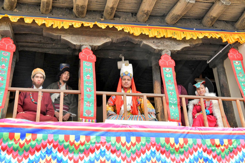 JK24x7Ladakh's tweet image. #dPalrNgamDuston 2025 | Celebrating UT Declaration Day with pride &amp;amp; joy!
Traditional rituals at Leh Palace and a vibrant cultural procession through Leh Bazaar showcased Ladakh’s rich heritage.
#UTLadakh #LadakhCulture