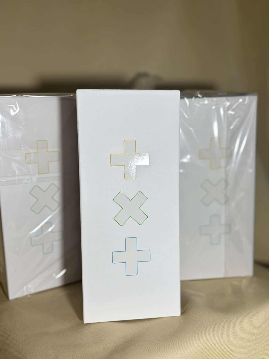 #DEEOnhand | WTS LFB PH #QuittingSale 
🛒TXT OFFICIAL LIGHTSTICK VER 1

✨1,800php 
✨Onhand
✨w/ photocard
✨all in + local sf
✨Ready to ship

🌟MOP: Gcash, Maya, Bank trans

# txt ls moabong wt lf ph go yeonjun huening kai soobin beomgyu taehyun moa aaa pc