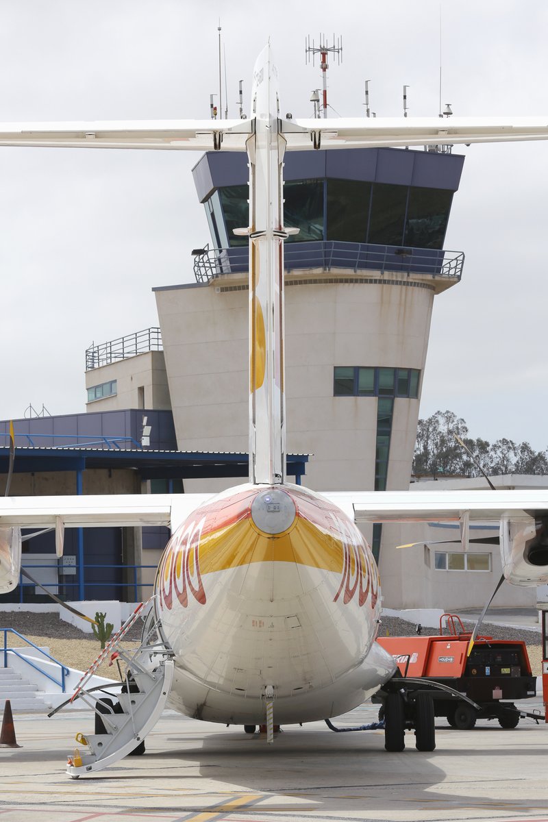 Hoy hemos inaugurado la conexión #Asturias – #Melilla, que operará todos los martes de este mes de agosto.  

Los primeros vuelos ha arrancado con el 55% de ocupación: 40 pasajeros desde #Melilla y 39 desde #Asturias.  

Con este nuevo enlace, #Melilla ha alcanzado los 11