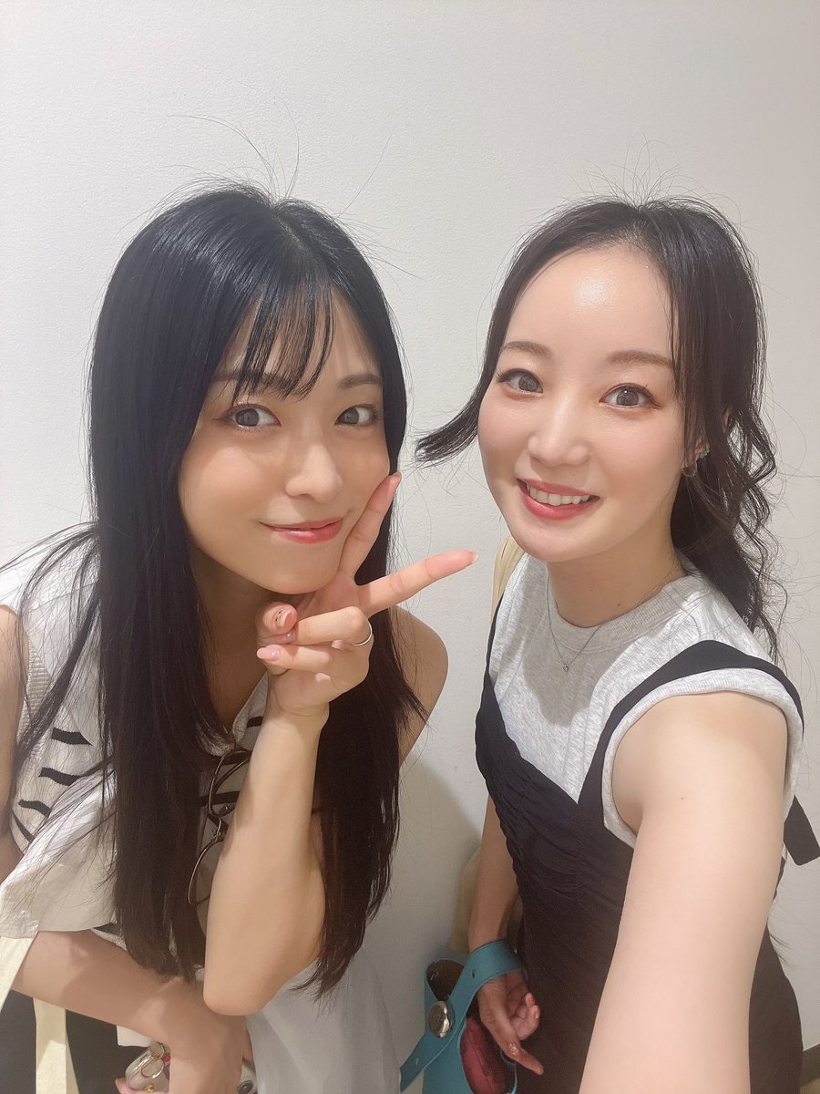 dk_nohana's tweet image. ずっと気になってた耳ツボジュエリーを愛ちゃんにやってもらいました👂❣️
かわいい嬉しい！そして私ほぼ健康💪笑
あとは、久しぶりすぎてひたすら喋ってました🤣💗