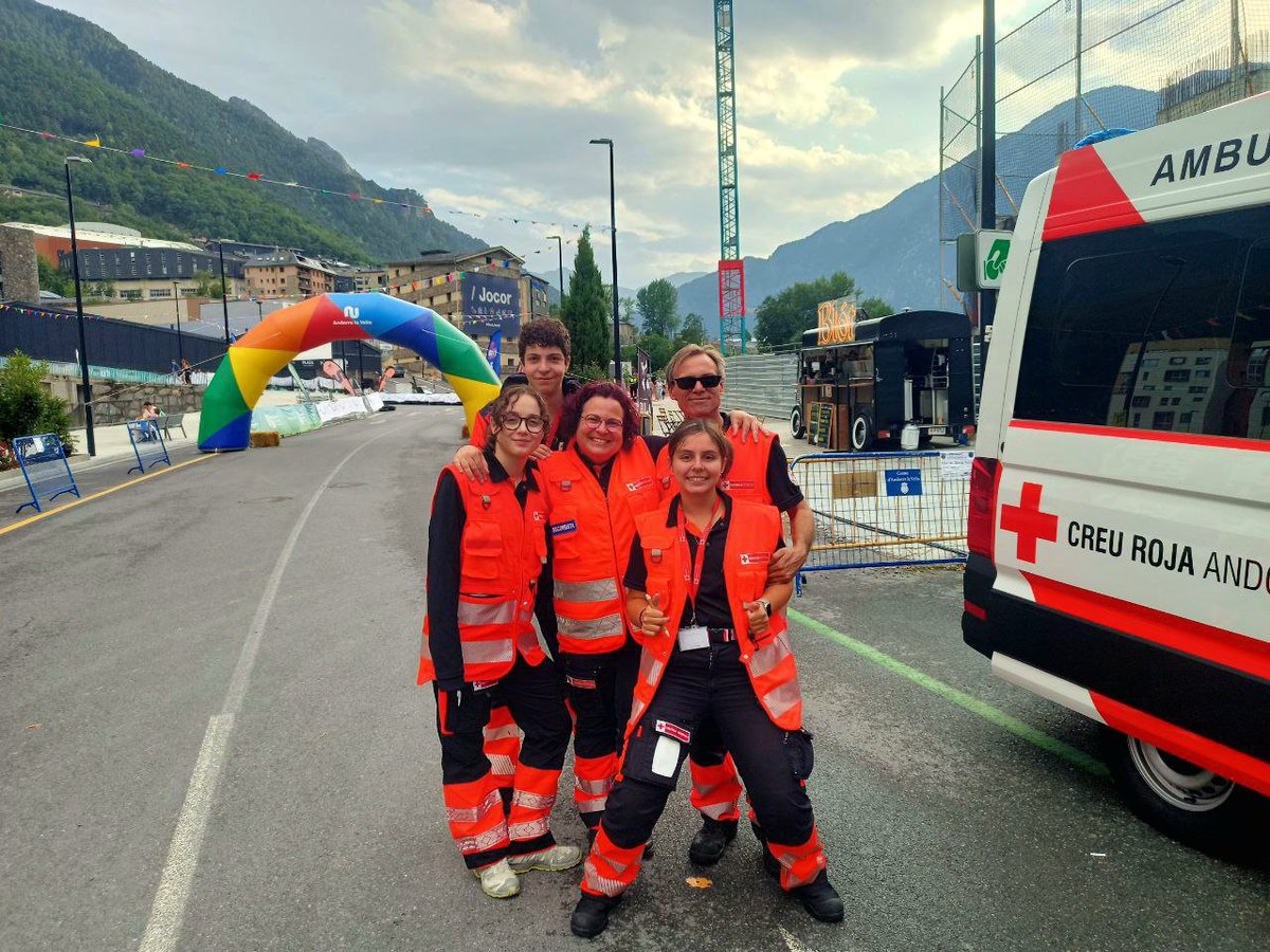 🚨 El 1 d’agost vam ser al 2n Gran Premi d’Andròmines vetllant per la seguretat de tothom! 🙌 Gràcies a l’organització i als/les voluntaris/es pel compromís i dedicació! ❤️

🙋‍♀️ Vols viure experiències com aquesta? Fes-te voluntari/a : enllaç al perfil!