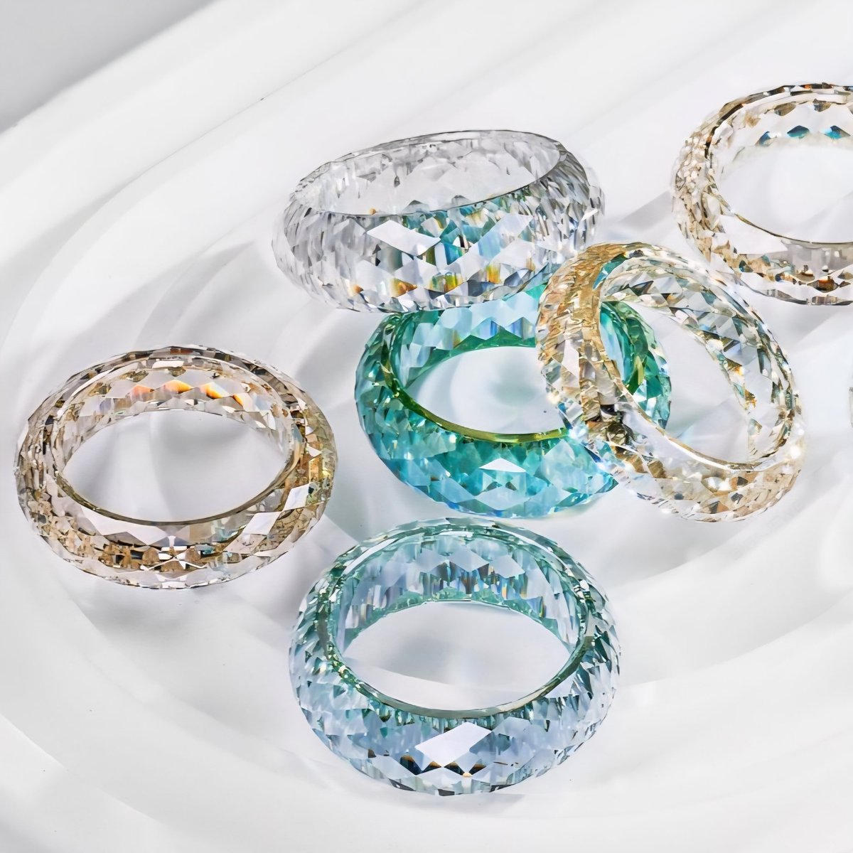 통 모이사나이트 반지라니 기개가 넘친다