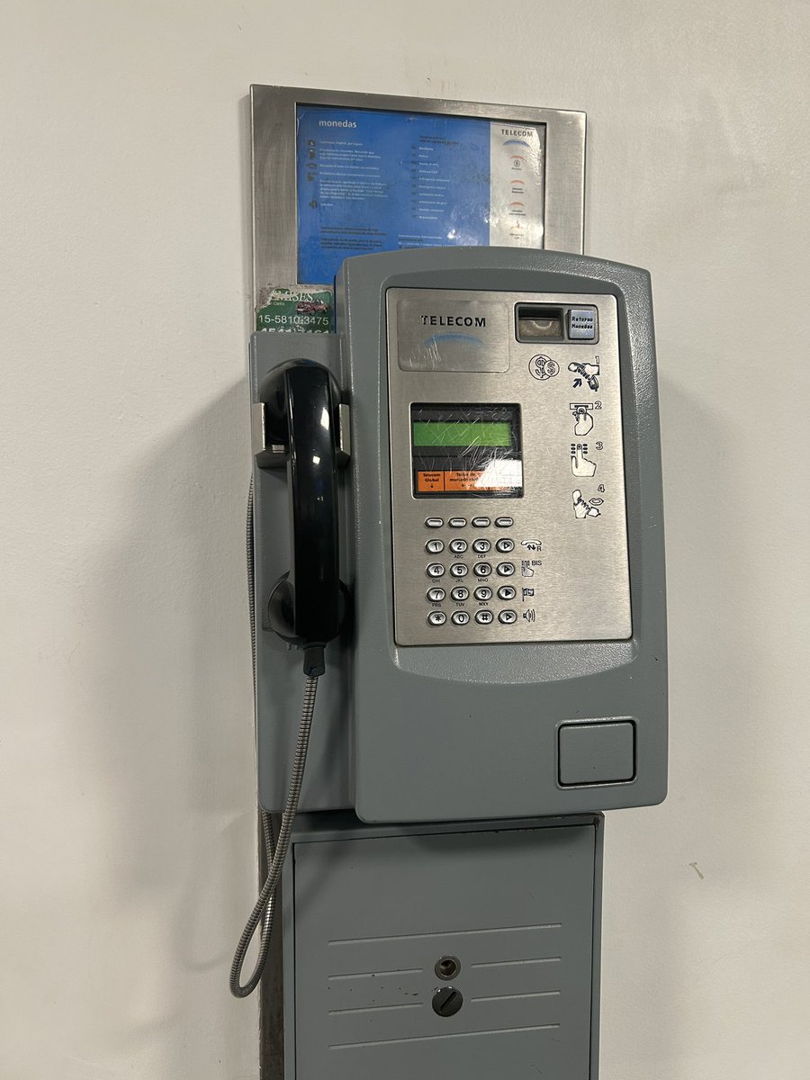 ClauPiva's tweet image. Pense que ya no se encontraban estas cosas en Buenos Aires #saavedra #cemic