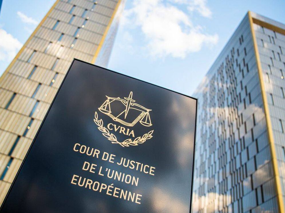 Sobre la Sentencia del Tribunal de Justicia que condena a España a una multa coercitiva por no trasponer adecuadamente la Directiva sobre permisos parentales. Una nota sobre el procedimiento de infracción del art. 260 TFUE
baylos.blogspot.com/2025/08/una-no…