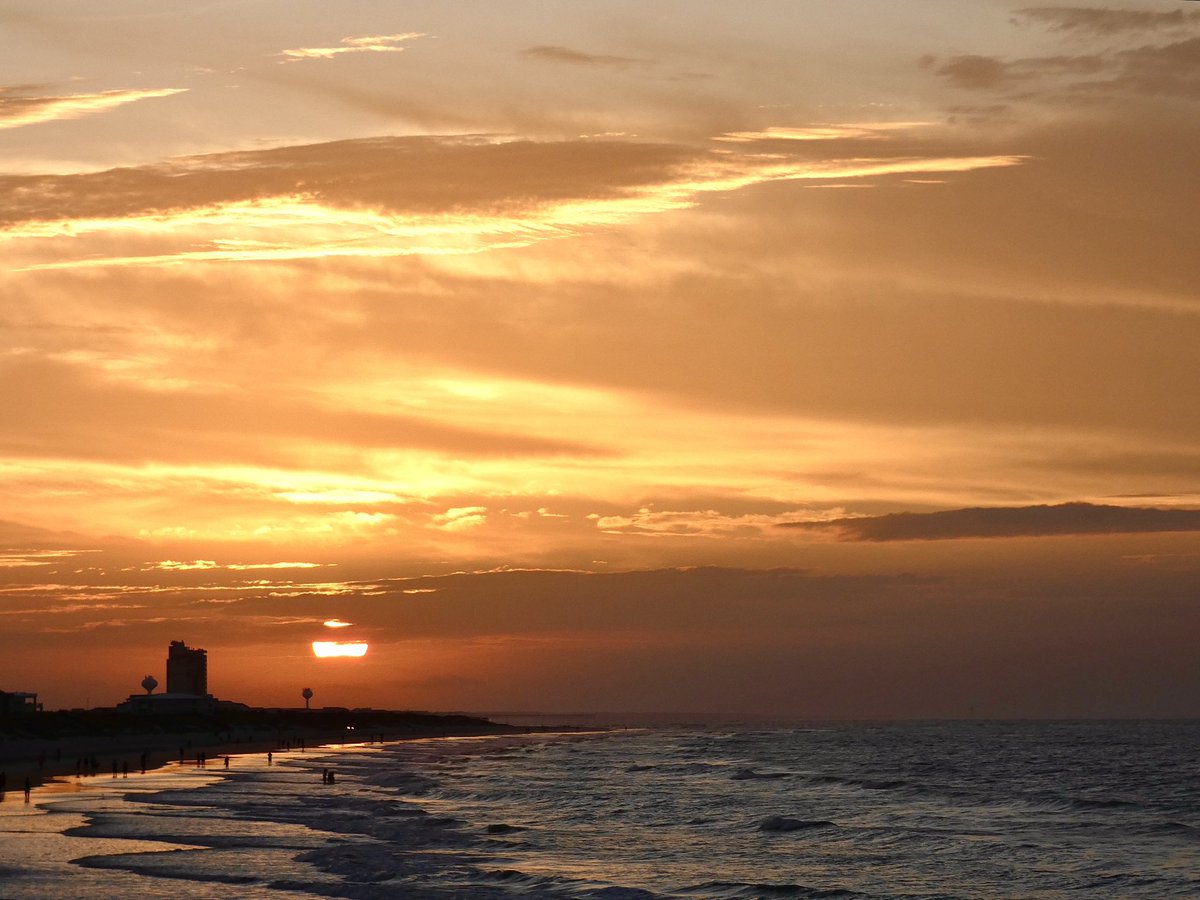 Mark Moore (@mmoore_hoops) on Twitter photo Good morning! #SunsetBeach <a href="/EdPiotrowski/">Ed Piotrowski</a> <a href="/medwick/">Gannon Medwick</a> <a href="/DylanHudlerWXII/">Dylan Hudler</a> <a href="/JackiePascale/">Jackie Pascale</a> <a href="/jamiearnoldWMBF/">Jamie Arnold WMBF</a> <a href="/LeeHaywoodWX/">Lee Haywood</a> <a href="/dogwoodblooms/">Cassie Clark</a> <a href="/marioncaldwx/">Marion Caldwell</a> <a href="/JustinMcKeeWx/">Justin McKee</a> <a href="/StarboardRail/">The Starboard Rail</a> <a href="/ThePhotoHour/">#ThePhotoHour</a> <a href="/Christina4casts/">Christina Anthony</a> <a href="/CMorganWX/">Christian Morgan</a> <a href="/AndrewWMBF/">Andrew Dockery</a> <a href="/ScottyPowellWX/">Scotty Powell</a> <a href="/jgreenhillwx/">Jenna Greenhill</a> <a href="/TimBuckleyWX/">Tim Buckley</a> <a href="/matt_wx/">Meteorologist Matt Bullock</a> Good morning! #SunsetBeach <a href="/EdPiotrowski/">Ed Piotrowski</a> <a href="/medwick/">Gannon Medwick</a> <a href="/DylanHudlerWXII/">Dylan Hudler</a> <a href="/JackiePascale/">Jackie Pascale</a> <a href="/jamiearnoldWMBF/">Jamie Arnold WMBF</a> <a href="/LeeHaywoodWX/">Lee Haywood</a> <a href="/dogwoodblooms/">Cassie Clark</a> <a href="/marioncaldwx/">Marion Caldwell</a> <a href="/JustinMcKeeWx/">Justin McKee</a> <a href="/StarboardRail/">The Starboard Rail</a> <a href="/ThePhotoHour/">#ThePhotoHour</a> <a href="/Christina4casts/">Christina Anthony</a> <a href="/CMorganWX/">Christian Morgan</a> <a href="/AndrewWMBF/">Andrew Dockery</a> <a href="/ScottyPowellWX/">Scotty Powell</a> <a href="/jgreenhillwx/">Jenna Greenhill</a> <a href="/TimBuckleyWX/">Tim Buckley</a> <a href="/matt_wx/">Meteorologist Matt Bullock</a>
