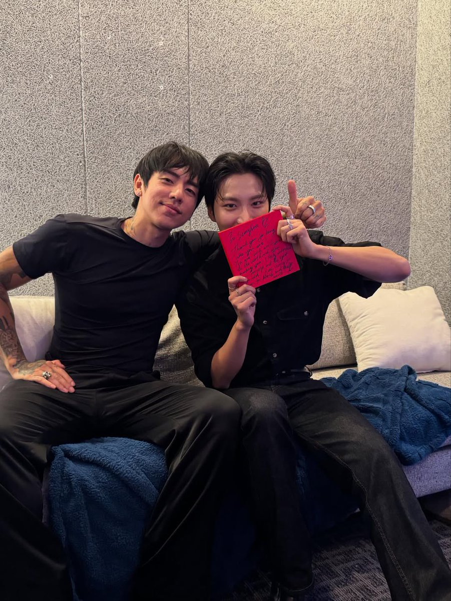 sillyppudding's tweet image. NO FCKINGGG WAY ???!!!^%!$!%!%!%!%! ARE MY EYES DREAMING?!&amp;amp;!^!^! OMGGGGGGGG IM SCREAM SHOUTTT PROJECTILE HEART VOMITTING STFUUUUU !!!!!!!!!!!!!?!!?!,!?!!!!!! DPR IAN SEONGHWA ? !!!!?!!!?!!?!!!%!$!$!$!$!$$!$!$!%!^!^!^!^!^!^!^!!^IM CRYING!%@%@%@^%@%@@^@^@