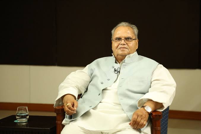 आज देश ने किसानों और मजदूरों की प्रखर आवाज तथा कई राज्यों के राज्यपाल रहे चौधरी सतपाल जी मलिक को खो दिया। 
मैं ईश्वर से प्रार्थना करता हूँ कि दिवंगत पुण्यात्मा को अपने श्री चरणों में स्थान प्रदान करें।