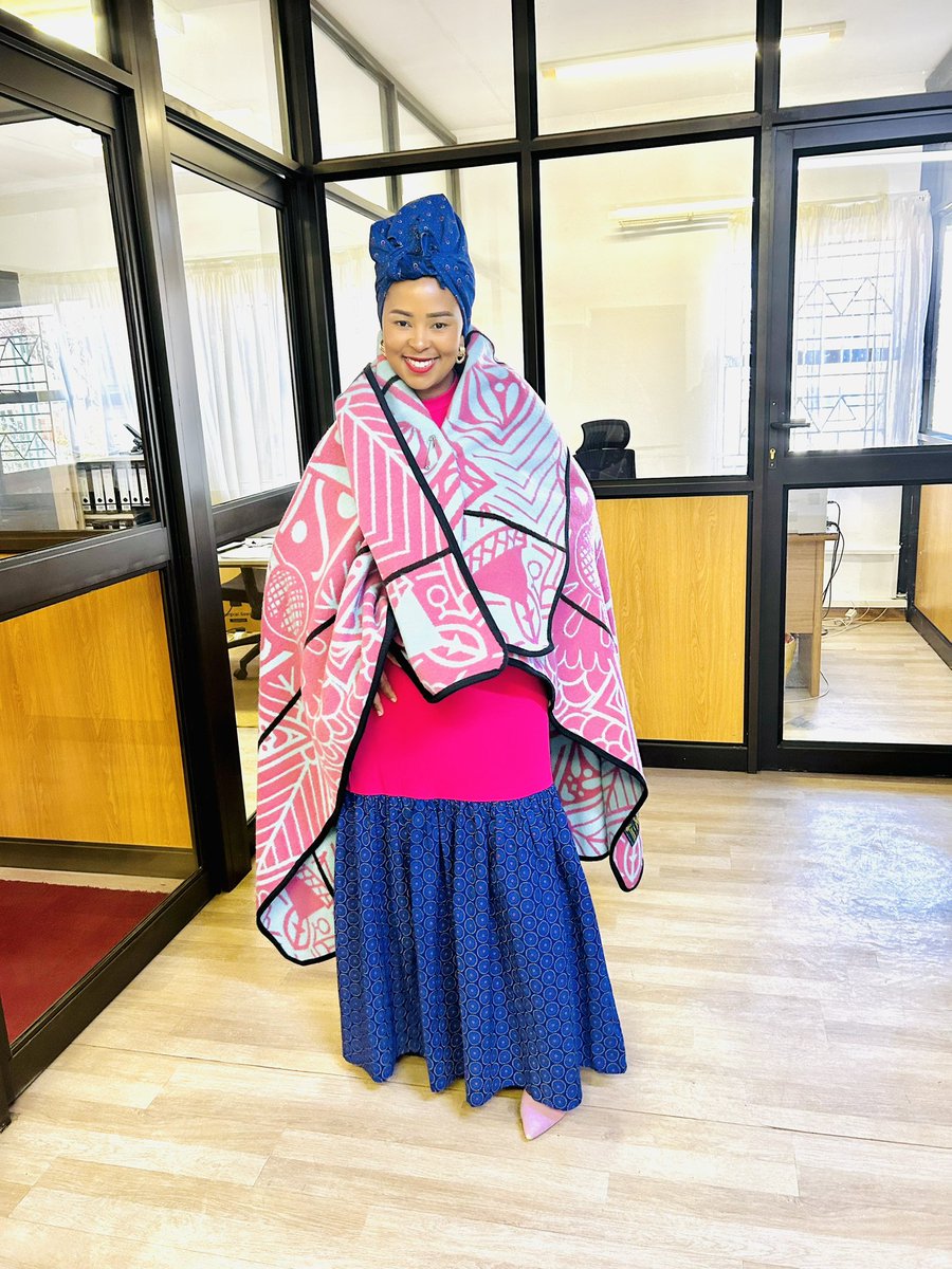 August 
Mosali Oa mo afrika 
🩷💙