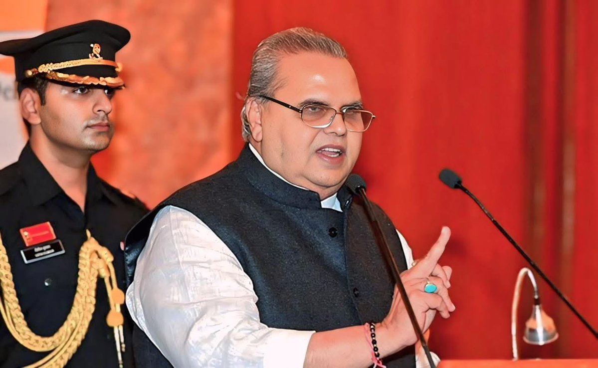 DEEPCHAND NATWADIYA (Beniwal ka Parivaar) (@deepchand_rlp) on Twitter photo рдЖрдЬ рджреЗрд╢ рдиреЗ рдХрд┐рд╕рд╛рдиреЛрдВ рдФрд░ рдордЬрджреВрд░реЛрдВ рдХреА рдкреНрд░рдЦрд░ рдЖрд╡рд╛рдЬ, рд╕реНрдкрд╖реНрдЯрд╡рдХреНрддрд╛ рдФрд░ рдЬрдирд╣рд┐рддреИрд╖реА рдиреЗрддрд╛ рдЪреМрдзрд░реА рд╕рддреНрдпрдкрд╛рд▓ рдорд▓рд┐рдХ рдЬреА рдХреЛ рдЦреЛ рджрд┐рдпрд╛ред
рд╡реЗ рди рдХреЗрд╡рд▓ рдХрдИ рд░рд╛рдЬреНрдпреЛрдВ рдХреЗ рд░рд╛рдЬреНрдпрдкрд╛рд▓ рд░рд╣реЗ, рдмрд▓реНрдХрд┐ рдЕрдкрдиреЗ рдмреЗрдмрд╛рдХ рд╡рд┐рдЪрд╛рд░реЛрдВ рдФрд░ рд╕рдВрдШрд░реНрд╖рд╢реАрд▓ рд╡реНрдпрдХреНрддрд┐рддреНрд╡ рдХреЗ рд▓рд┐рдП рд╣рдореЗрд╢рд╛ рдпрд╛рдж рдХрд┐рдП рдЬрд╛рдПрдВрдЧреЗред
рдореИрдВ рдИрд╢реНрд╡рд░ рд╕реЗ рдкреНрд░рд╛рд░реНрдердирд╛ рдХрд░рддрд╛ рд╣реВрдБ рдХрд┐ рджрд┐рд╡рдВрдЧрдд рдЖрддреНрдорд╛ рдХреЛ рдЕрдкрдиреЗ рдЖрдЬ рджреЗрд╢ рдиреЗ рдХрд┐рд╕рд╛рдиреЛрдВ рдФрд░ рдордЬрджреВрд░реЛрдВ рдХреА рдкреНрд░рдЦрд░ рдЖрд╡рд╛рдЬ, рд╕реНрдкрд╖реНрдЯрд╡рдХреНрддрд╛ рдФрд░ рдЬрдирд╣рд┐рддреИрд╖реА рдиреЗрддрд╛ рдЪреМрдзрд░реА рд╕рддреНрдпрдкрд╛рд▓ рдорд▓рд┐рдХ рдЬреА рдХреЛ рдЦреЛ рджрд┐рдпрд╛ред
рд╡реЗ рди рдХреЗрд╡рд▓ рдХрдИ рд░рд╛рдЬреНрдпреЛрдВ рдХреЗ рд░рд╛рдЬреНрдпрдкрд╛рд▓ рд░рд╣реЗ, рдмрд▓реНрдХрд┐ рдЕрдкрдиреЗ рдмреЗрдмрд╛рдХ рд╡рд┐рдЪрд╛рд░реЛрдВ рдФрд░ рд╕рдВрдШрд░реНрд╖рд╢реАрд▓ рд╡реНрдпрдХреНрддрд┐рддреНрд╡ рдХреЗ рд▓рд┐рдП рд╣рдореЗрд╢рд╛ рдпрд╛рдж рдХрд┐рдП рдЬрд╛рдПрдВрдЧреЗред
рдореИрдВ рдИрд╢реНрд╡рд░ рд╕реЗ рдкреНрд░рд╛рд░реНрдердирд╛ рдХрд░рддрд╛ рд╣реВрдБ рдХрд┐ рджрд┐рд╡рдВрдЧрдд рдЖрддреНрдорд╛ рдХреЛ рдЕрдкрдиреЗ