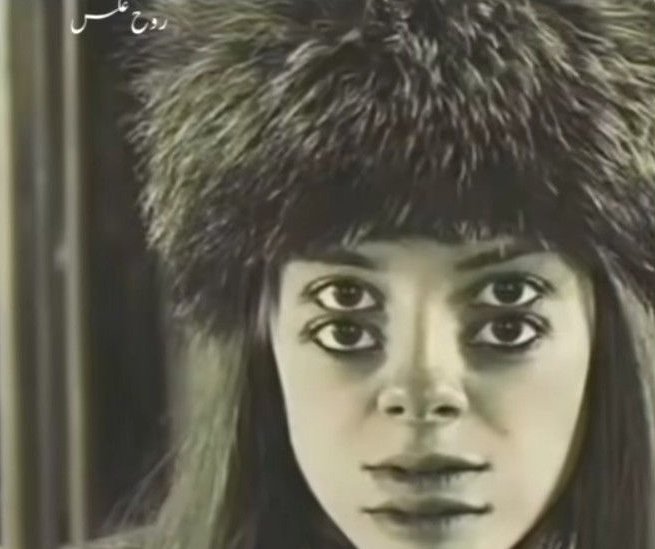 کتنی بار بولا ہے موبائل
کم چلایا کرو
ہوگئی نہ نظر خراب

شام بخیر ☕