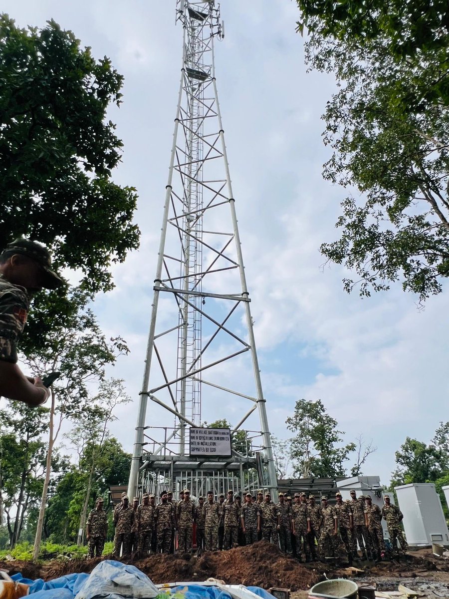 A mobile tower has been established near Bhattigudda under Golakonda camp (#165 Bn CRPF) in #Jagargunda Thana, #Sukma — following the camp’s setup in Dec 2024.
Rapid strides in road &amp; grid connectivity under security umbrella of #165BN marks whole-of-government approach to