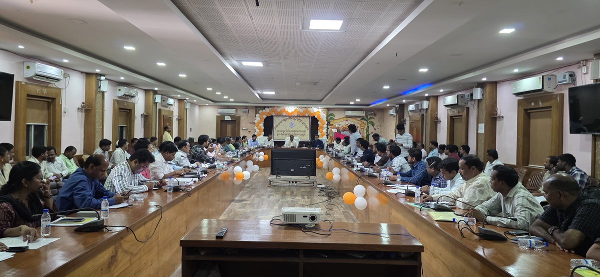 Collector Nabarangpur (@dmnabarangpur) on Twitter photo ନବରଙ୍ଗପୁର ନିର୍ବାଚନ ମଣ୍ଡଳୀ ଉନ୍ନୟନ କମିଟି ବୈଠକ ସ୍ଥାନୀୟ ମିଶନ ଶକ୍ତି ସଭା ଗୃହରେ ମାନ୍ୟବର ବିଧାୟକ,ନବରଙ୍ଗପୁରଙ୍କ ଅଧ୍ୟକ୍ଷତାରେ ଅନୁଷ୍ଠିତ ହୋଇଛି । ସଂପୃକ୍ତ ପଦାଧିକାରୀଙ୍କ ଉପସ୍ଥିତିରେ ବୈଠକରେ ଉନ୍ନୟନମୂଳକ କାର୍ଯ୍ୟର ସମୀକ୍ଷା କରାଯାଇ ଆଗାମୀ ଯୋଜନା ନେଇ ଆଲୋଚନା ହୋଇଛି ।#ନବରଙ୍ଗପୁର #ଉନ୍ନୟନ <a href="/CMO_Odisha/">CMO Odisha</a> <a href="/PCDept_Odisha/">Planning & Convergence Department, Govt. of Odisha</a> ନବରଙ୍ଗପୁର ନିର୍ବାଚନ ମଣ୍ଡଳୀ ଉନ୍ନୟନ କମିଟି ବୈଠକ ସ୍ଥାନୀୟ ମିଶନ ଶକ୍ତି ସଭା ଗୃହରେ ମାନ୍ୟବର ବିଧାୟକ,ନବରଙ୍ଗପୁରଙ୍କ ଅଧ୍ୟକ୍ଷତାରେ ଅନୁଷ୍ଠିତ ହୋଇଛି । ସଂପୃକ୍ତ ପଦାଧିକାରୀଙ୍କ ଉପସ୍ଥିତିରେ ବୈଠକରେ ଉନ୍ନୟନମୂଳକ କାର୍ଯ୍ୟର ସମୀକ୍ଷା କରାଯାଇ ଆଗାମୀ ଯୋଜନା ନେଇ ଆଲୋଚନା ହୋଇଛି ।#ନବରଙ୍ଗପୁର #ଉନ୍ନୟନ <a href="/CMO_Odisha/">CMO Odisha</a> <a href="/PCDept_Odisha/">Planning & Convergence Department, Govt. of Odisha</a>