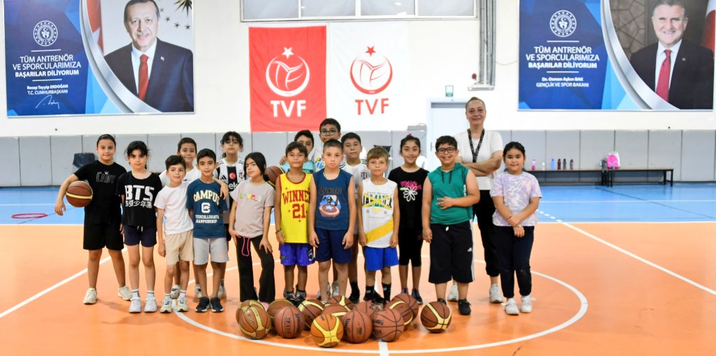 📍MAMAK

ÜCRETSİZ‼
GSB Spor Okulları...

🏀 Basketbol

GSB Spor Okulları kapsamında basketbol temel eğitim çalışmaları İl Müdürlüğümüz antrenörleri eşliğinde gerçekleşiyor. 🤗