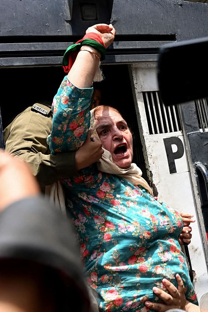 ریحانہ ڈار کے لئے ایک جملہ ؟؟