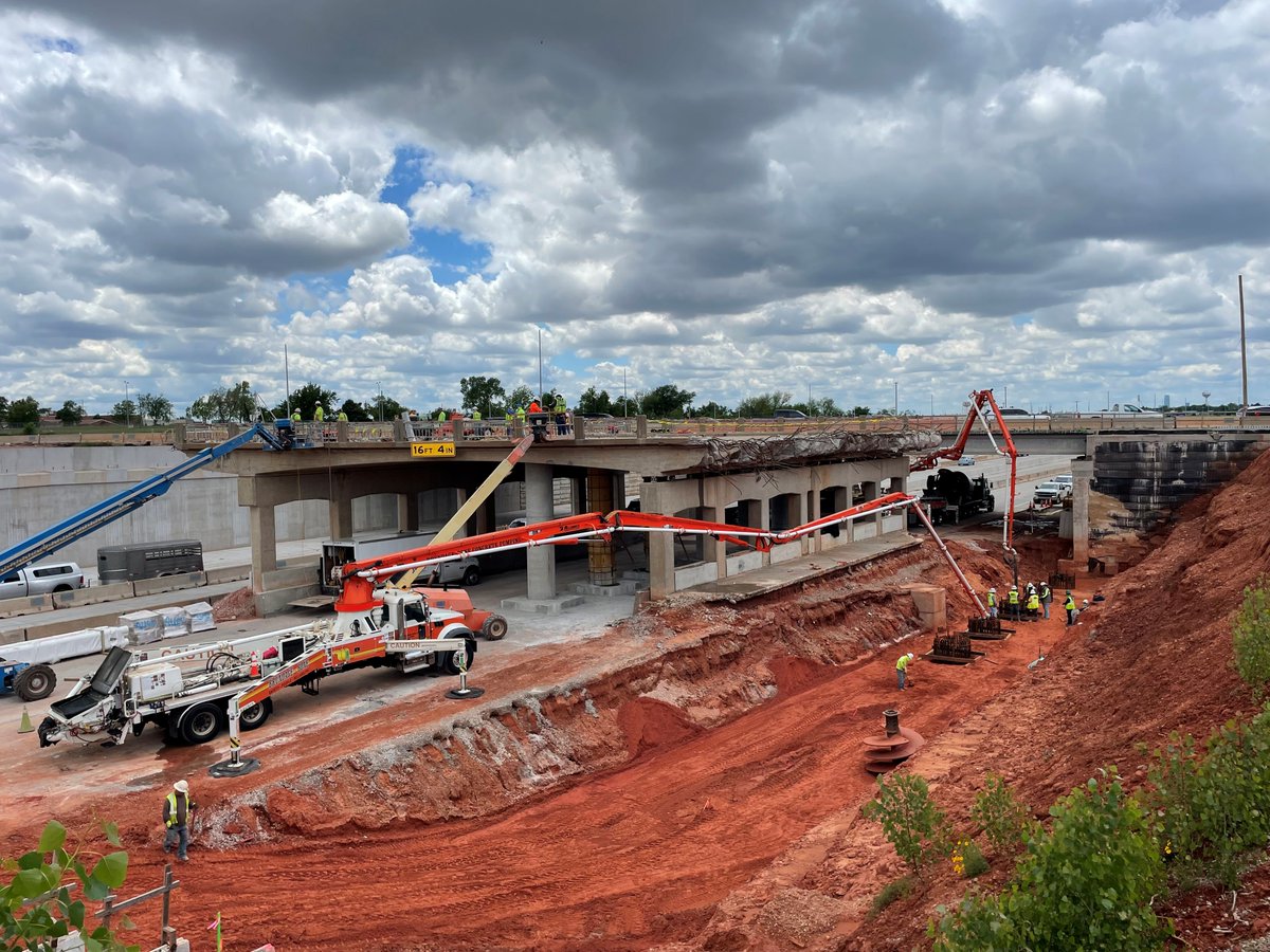 Great to see more infrastructure work at our OKC branch. Thanks to AH Beck for the opportunity to pump these bridge deck piers on Interstate 40!
#ConcretePour #BrundageBone #BBCP