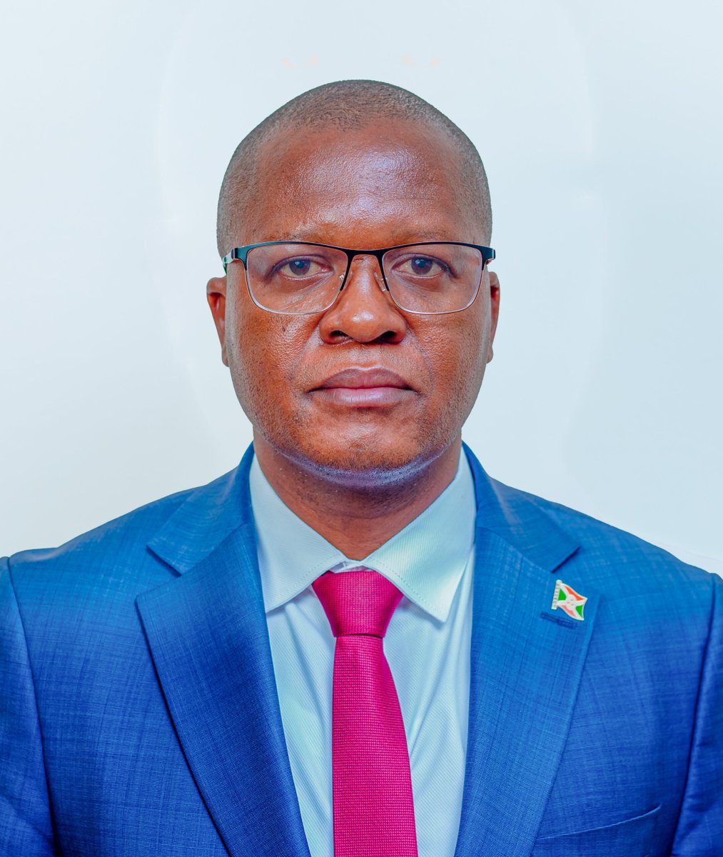 Dans une séance plénière dirigée par le Président du <a href="/Burundi_senat/">Inama Nkenguzamateka</a>, Très Honorable Gervais Ndirakobuca, les sénateurs viennent d’approuver la proposition de S.E <a href="/GeneralNeva/">SE Evariste Ndayishimiye</a> de l’Hon. Nestor Ntahontuye comme candidat au poste de Premier Ministre du Gouvernement du #Burundi