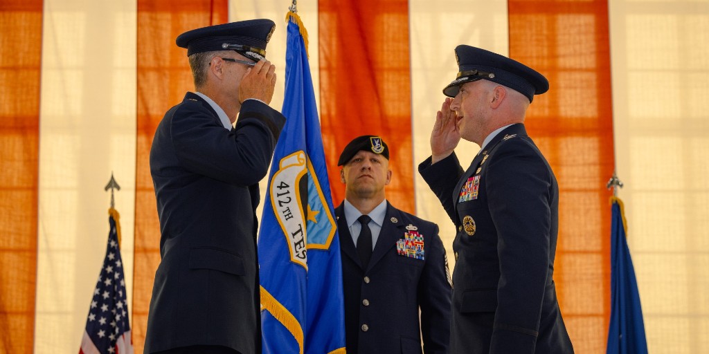U.S. Air Force Materiel Command ✈️ (@hq_afmc) on Twitter photo 🫡Col. Thomas Tauer assumed command of <a href="/EdwardsAFB/">Edwards Air Force Base</a> and the 412th Test Wing from Brig. Gen. Douglas Wickert during a change of command ceremony. #OneAFMC #EdwardsAFB #leadership
Learn more: edwards.af.mil/News/Display/A… 🫡Col. Thomas Tauer assumed command of <a href="/EdwardsAFB/">Edwards Air Force Base</a> and the 412th Test Wing from Brig. Gen. Douglas Wickert during a change of command ceremony. #OneAFMC #EdwardsAFB #leadership
Learn more: edwards.af.mil/News/Display/A…