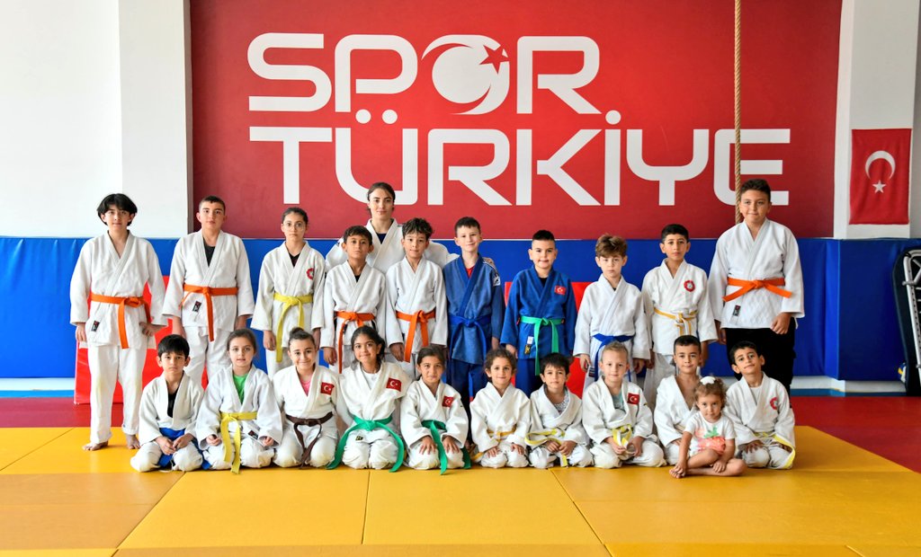 GSB Spor Okulları ile 
% 💯 ÜCRETSİZ Eğitim Fırsatı 
Seni Bekliyor...

🥋 JUDO 

📍Mamak

 GSB Spor Okulları kapsamında çalışmalarımız İlçe Müdürlüğümüz antrenörleri koordinesinde devam ediyor. 🤗